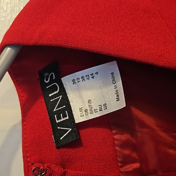 Venus, sleeveless red dress - Picture 2 of 3